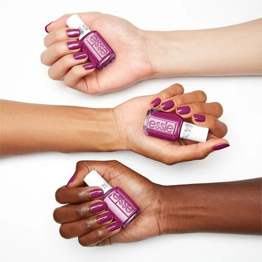 Essie - 911 Charmed & Dangerous (13.5ml)